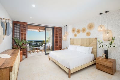 Luxury Villa Photo #17