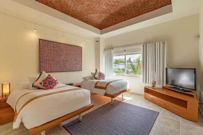 Luxury Villa Photo #27