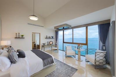 Luxury Villa Photo #25