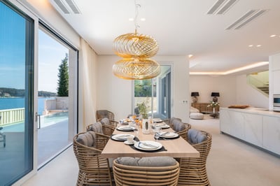 Luxury Villa Photo #40