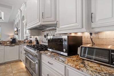 Luxury Villa Photo #23