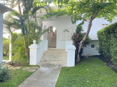 Luxury Villa Photo #18