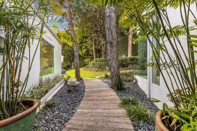Luxury Villa Photo #11