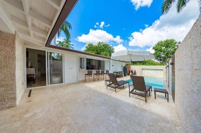 Luxury Villa Photo #3