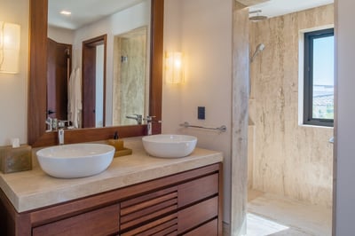 Luxury Villa Photo #33