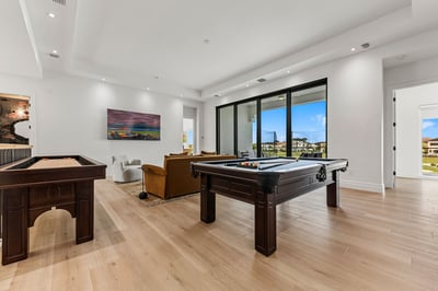 Luxury Villa Photo #26