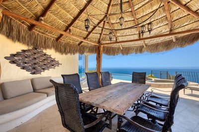 Luxury Villa Photo #15