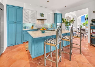 Luxury Villa Photo #12