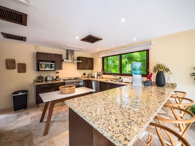 Luxury Villa Photo #8