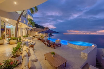Luxury Villa Photo #10