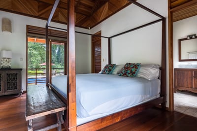 Luxury Villa Photo #36