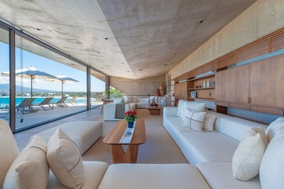 Luxury Villa Photo #21