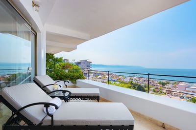 Luxury Villa Photo #30