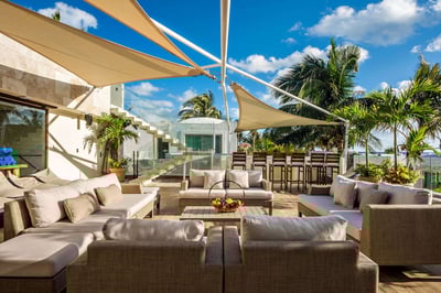 Luxury Villa Photo #6