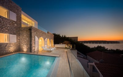 Luxury Villa Photo #3