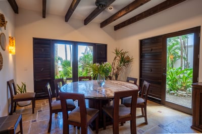 Luxury Villa Photo #42
