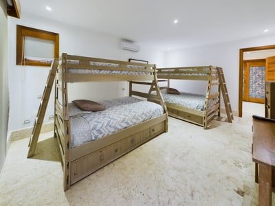 Luxury Villa Photo #43