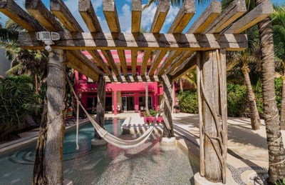 Luxury Villa Photo #3