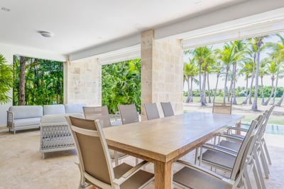 Luxury Villa Photo #12