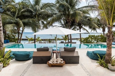 Luxury Villa Photo #3