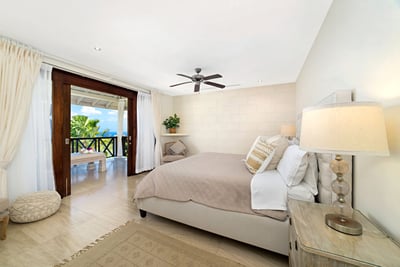 Luxury Villa Photo #17
