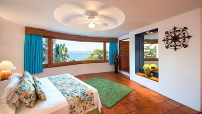 Luxury Villa Photo #28