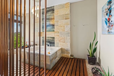 Luxury Villa Photo #36