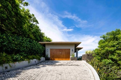 Villa Royal | Garage