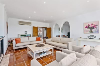 Luxury Villa Photo #12