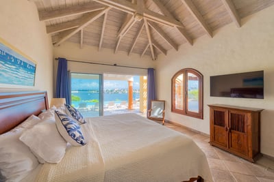 Luxury Villa Photo #31