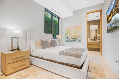 Luxury Villa Photo #37