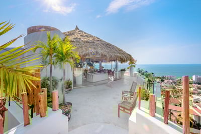 Luxury Villa Photo #17