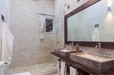 Luxury Villa Photo #37
