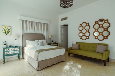 Luxury Villa Photo #40