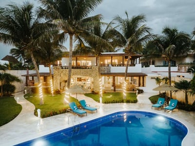 Luxury Villa Photo #2