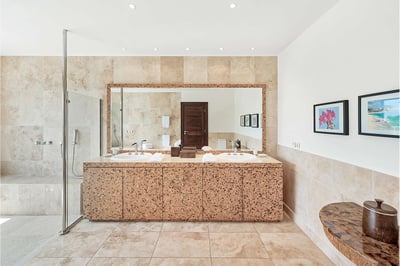 Luxury Villa Photo #32