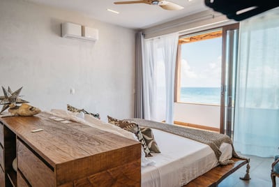 Luxury Villa Photo #36