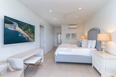 Luxury Villa Photo #24