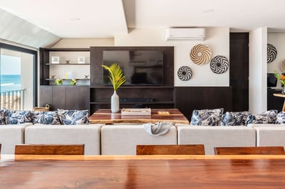 Luxury Villa Photo #18