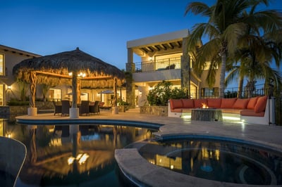 Luxury Villa Photo #4