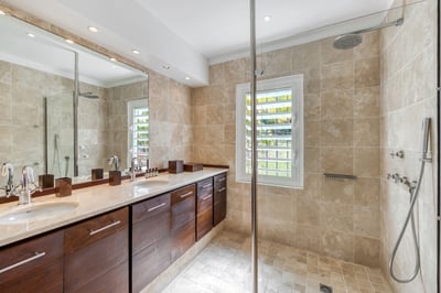 Luxury Villa Photo #43