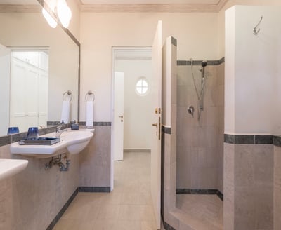 Luxury Villa Photo #21