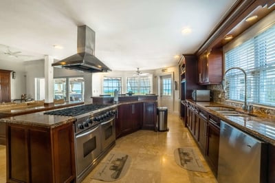 Luxury Villa Photo #4