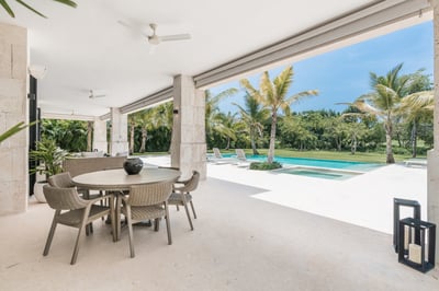 Luxury Villa Photo #13