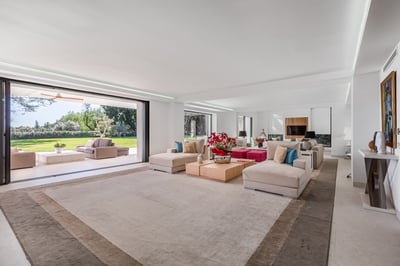 Luxury Villa Photo #20