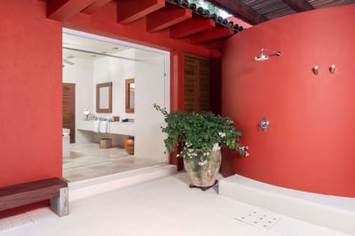 Luxury Villa Photo #50