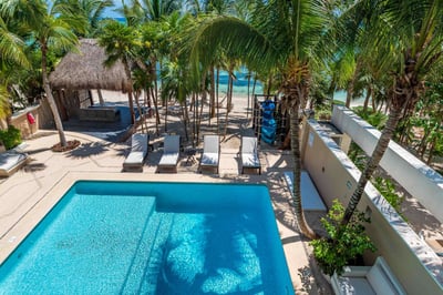 Luxury Villa Photo #17