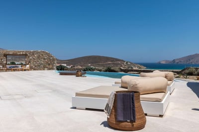 Luxury Villa Photo #9