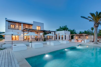 Luxury Villa Photo #2