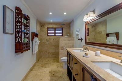 Luxury Villa Photo #18